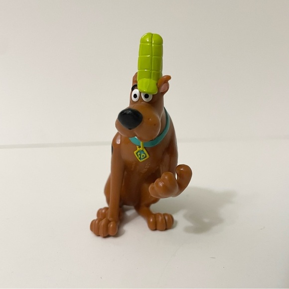 Scooby Doo Detective Toy Figure - Picture 2 of 10